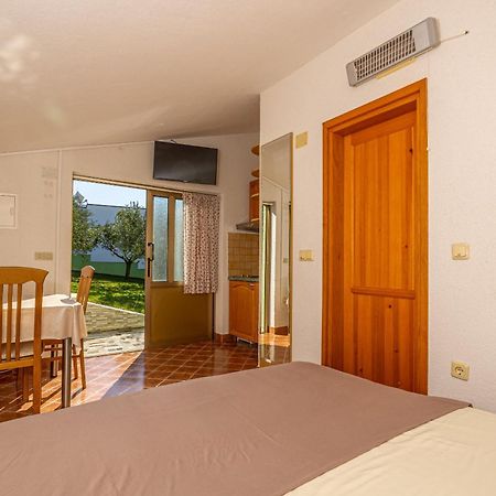 Apartments Francoise تْسْغيكفانِتْسا المظهر الخارجي الصورة