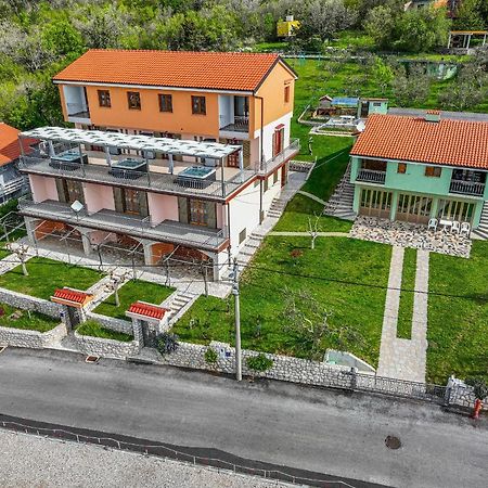 Apartments Francoise تْسْغيكفانِتْسا المظهر الخارجي الصورة