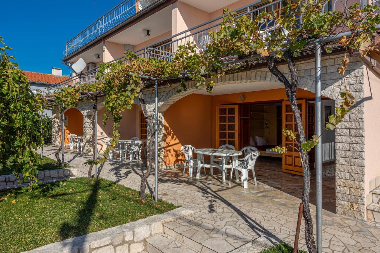 Apartments Francoise تْسْغيكفانِتْسا المظهر الخارجي الصورة