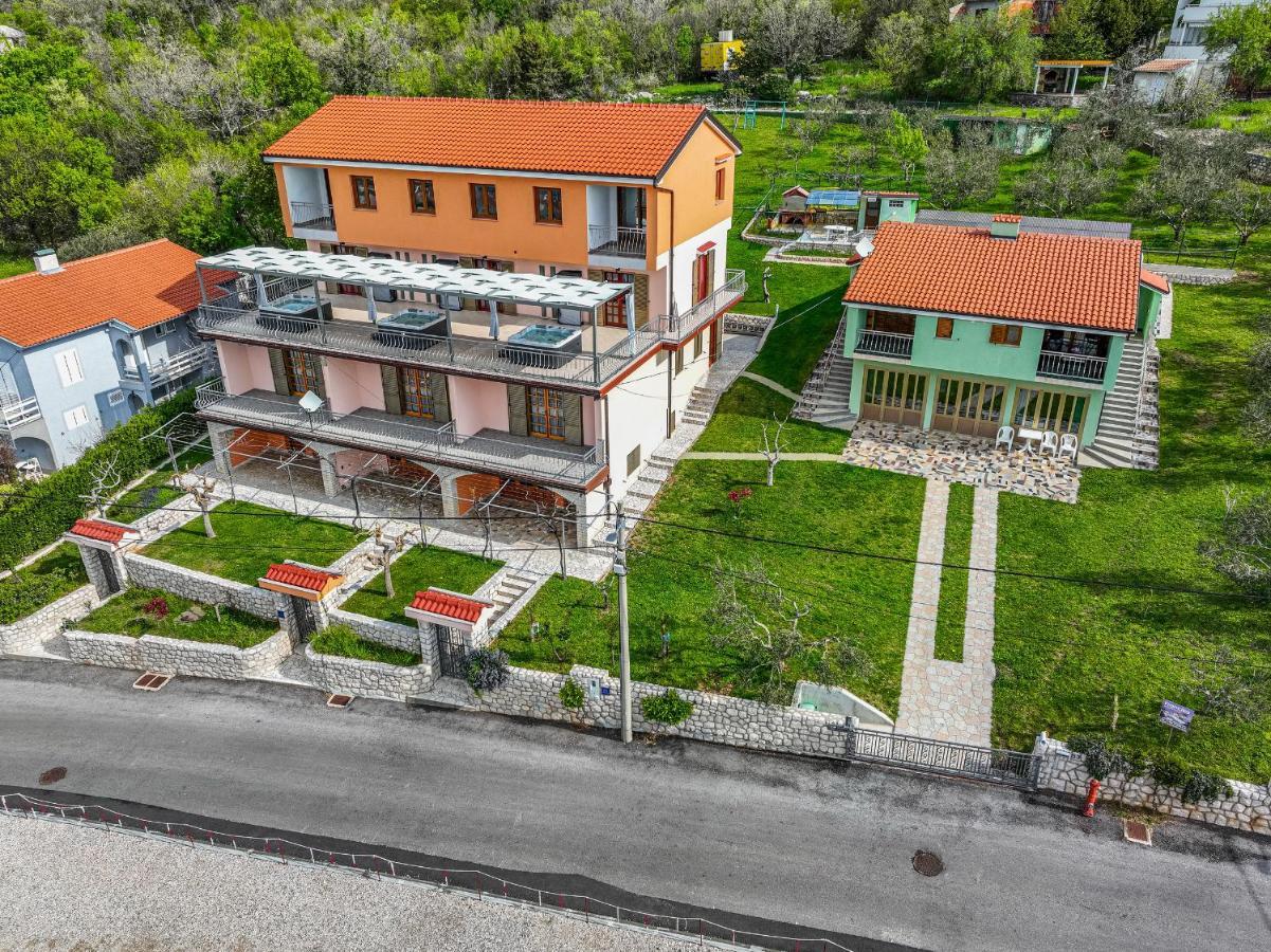 Apartments Francoise تْسْغيكفانِتْسا المظهر الخارجي الصورة